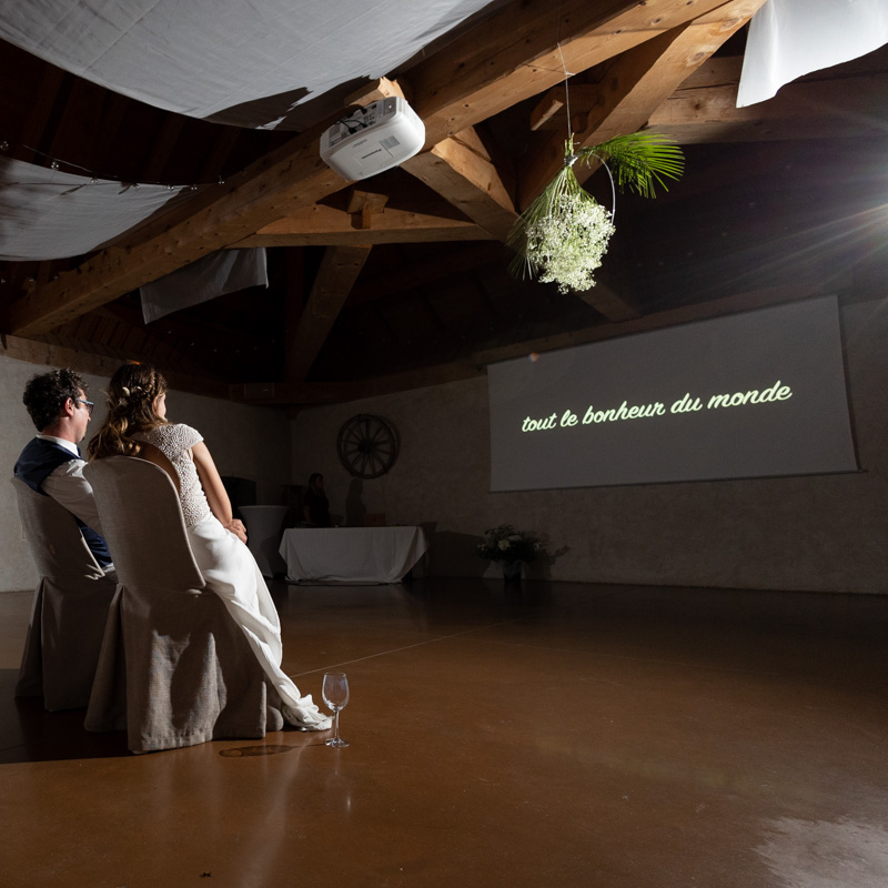 découverte du diaporama photo surprise lors d'une soirée de mariage en Savoie